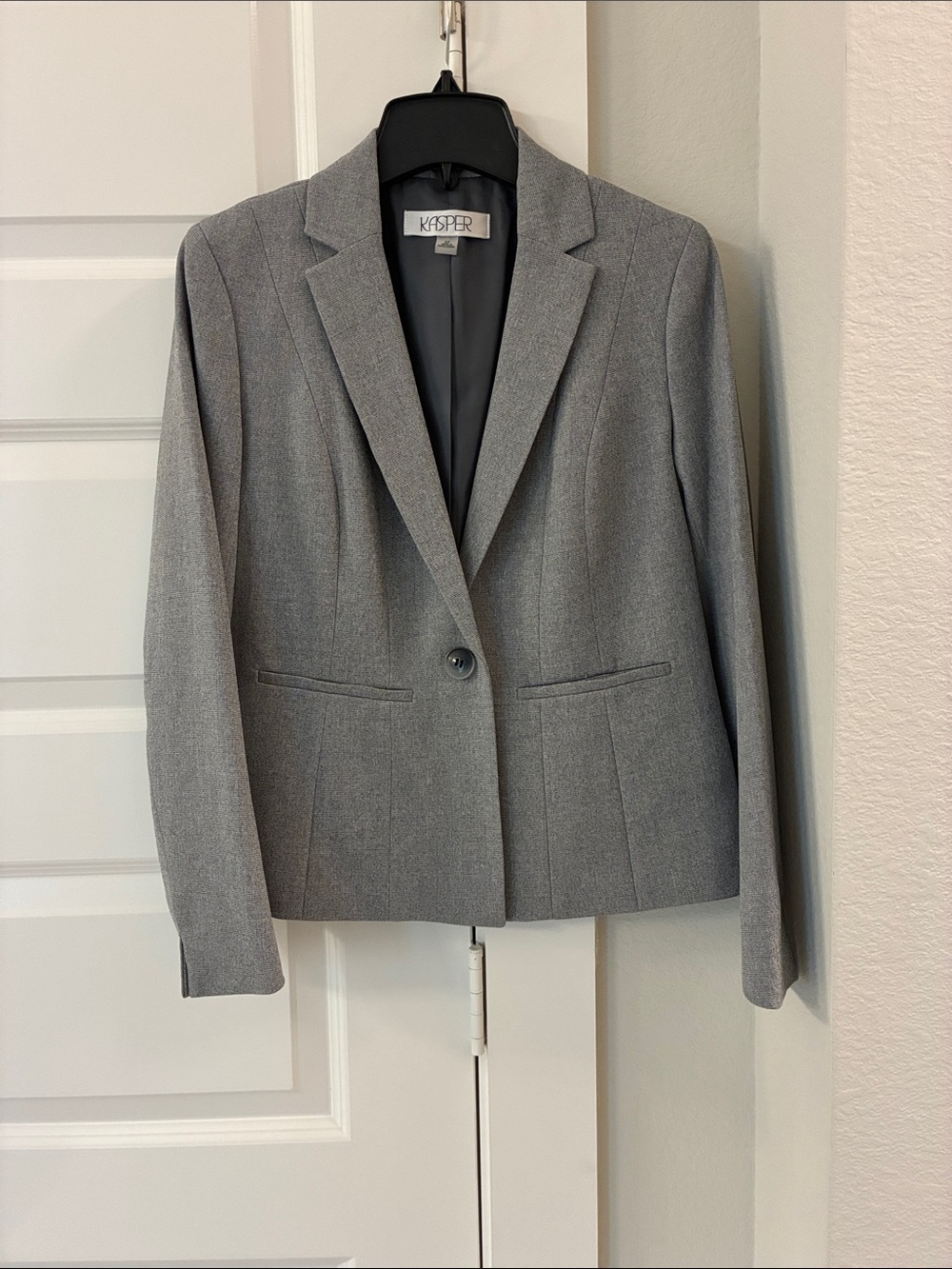 Kasper Stretch Crepe One-Button Blazer